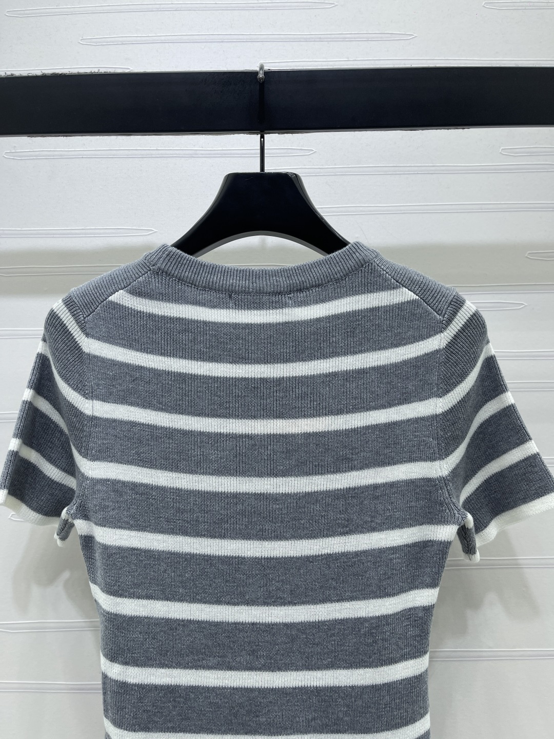 Women's short sleeves